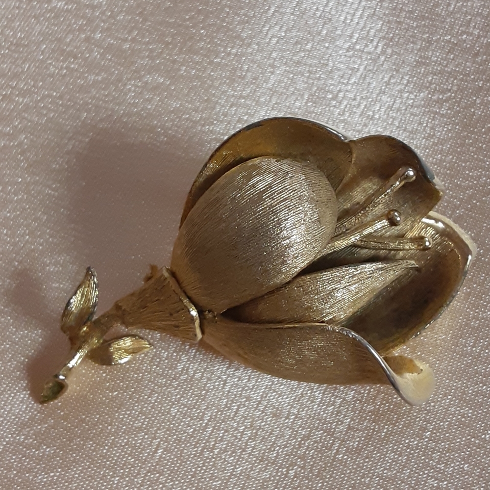 Vintage Goldtone Floral Brooch